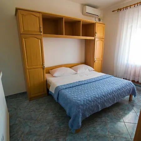Apartmani Vesna Starigrad Paklenica Exterior photo