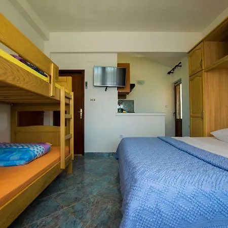 Apartmani Vesna Starigrad Paklenica Exterior photo