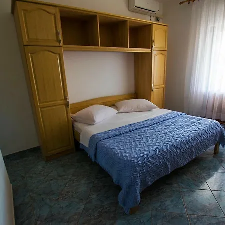 Apartmani Vesna Starigrad Paklenica Exterior photo