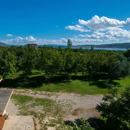 Apartmani Vesna Starigrad Paklenica Exterior photo