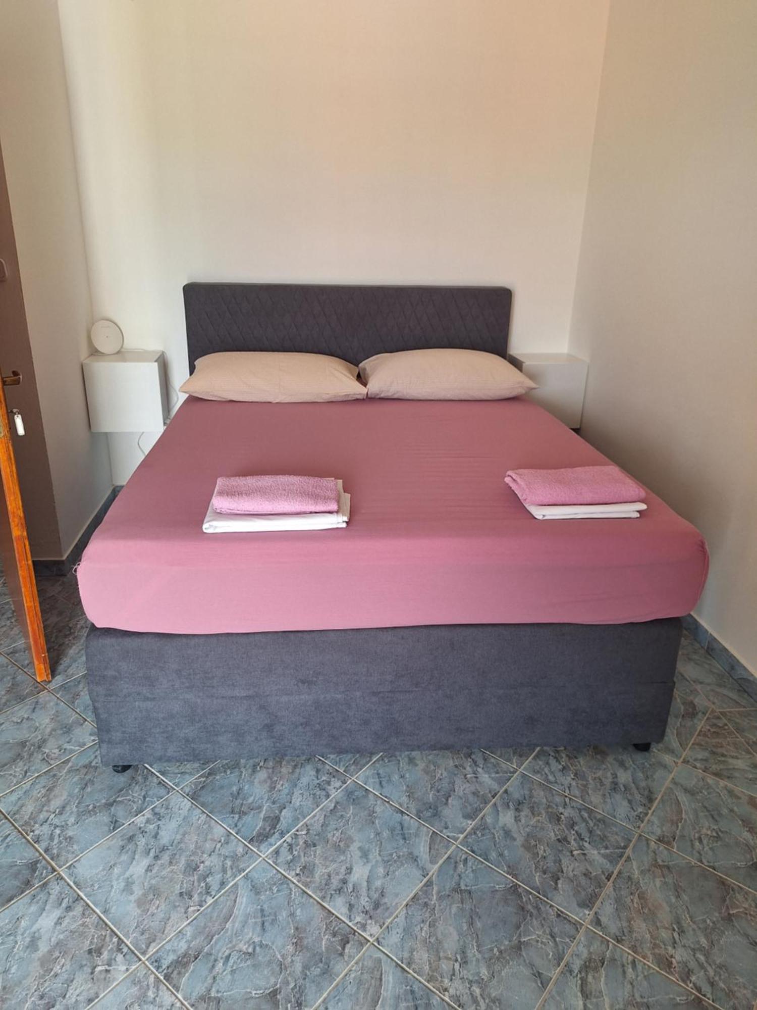 Vesna * Starigrad Paklenica